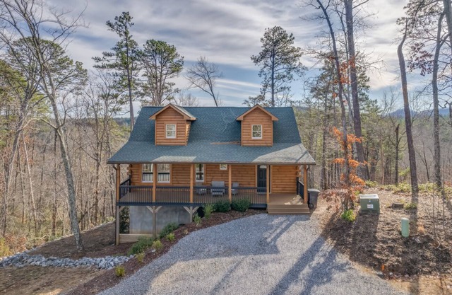 Paws Awhile | Pet-Friendly Log Cabin in Lake Lure