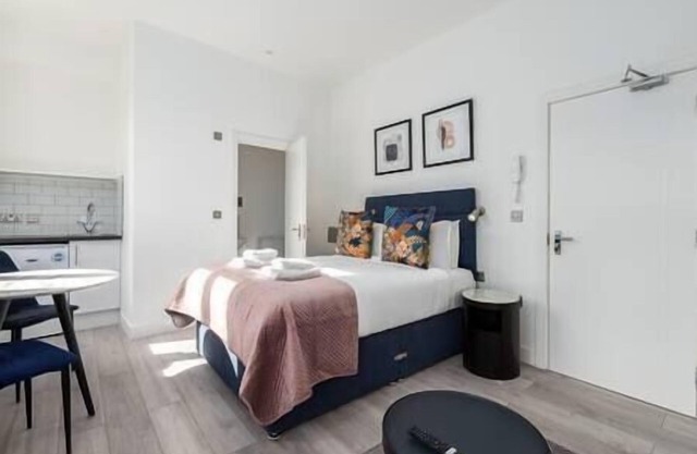 PBC | Studio Apt in Richmond (RICH3)