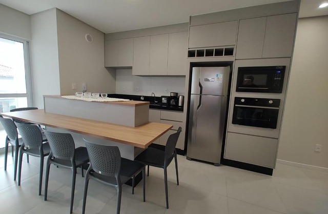 Pe na areia - 50m praia - 2 km aeroporto Navegantes -11 km Beto Carrero - 19 km de Balneario Camburiu SC