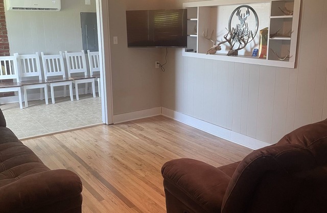 Peace & quiet Kentucky, close to Murray and Hazel KY