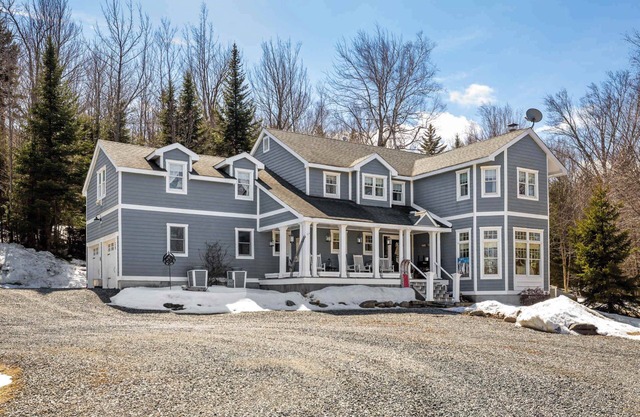 Peaceful 5-BR Escape Near Stratton