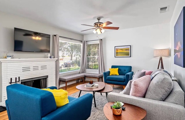 Peaceful, AC, WiFi, FPit, BBQ, Mile2DwnTwn, DogsOk