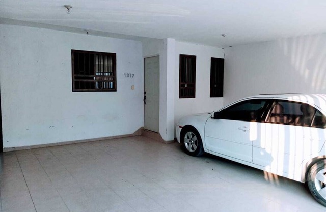 Peaceful and Private Bed & Breakfast House close to MTY International Airport