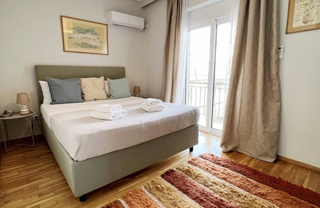 Peaceful Apartment by Flisvos Marina - Athenian Homes, Athenian Homes