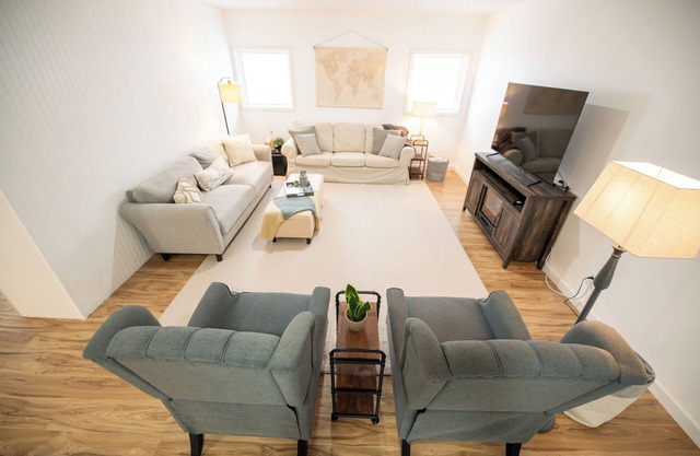 Peaceful, Comfy 1BR Apartment - Easy Drive to Everything in Central Indiana