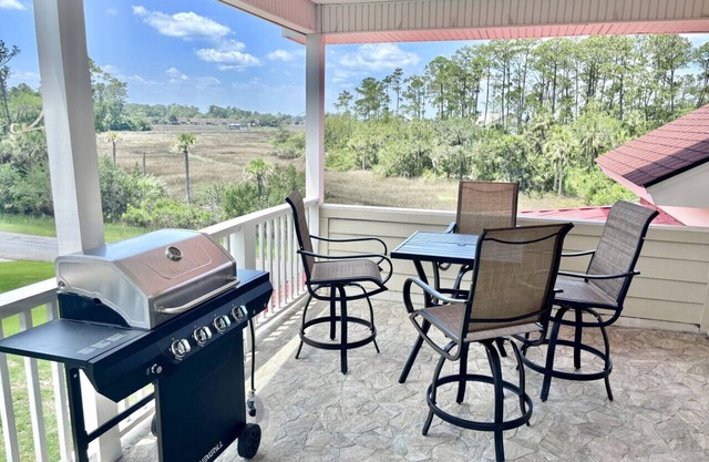 Peaceful Creekside Guesthouse Near Historic Savannah & Beach