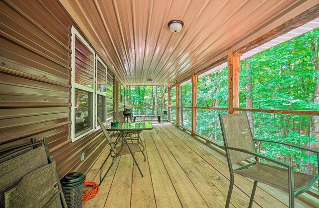 Peaceful Decatur Cabin w/Grill & Fire Pit!