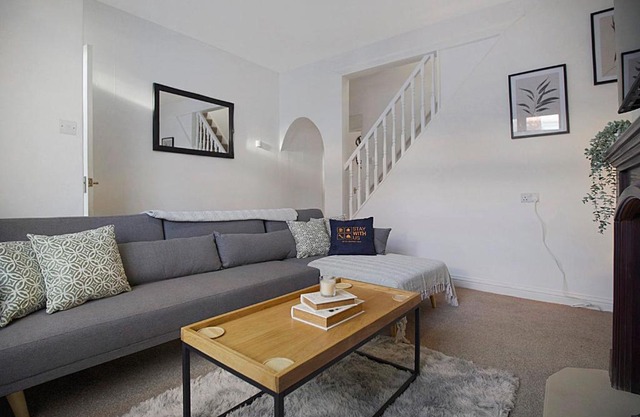 Peaceful Dwelling at Falmer Road, Sleeps 4