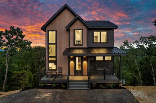 Peaceful Getaway Luxe Cabin w Private Pool