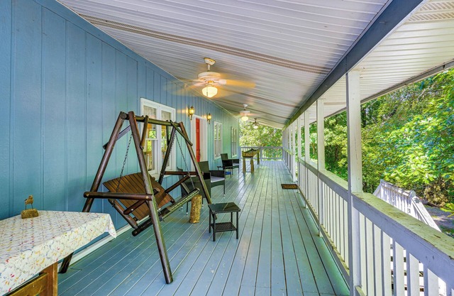 Peaceful Harrison Duplex w/Porch & Grill!