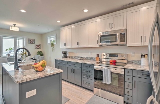 Peaceful Home w/Patio < 2 Mi to Nat'l Park!