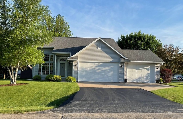 Peaceful Neighborhood 5 Miles from EEA Grounds