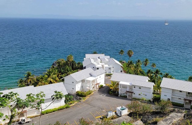 Peaceful Ocean View 2BR Condo w/Private Beach