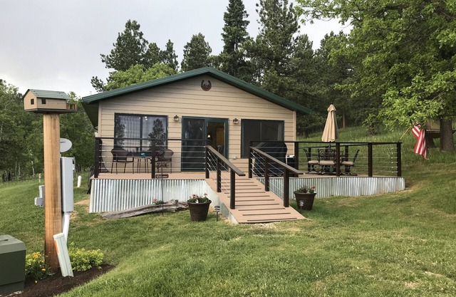 Peaceful, Private, Quiet And Luxurious Cabin On 15 Acres Surrounded by Forest