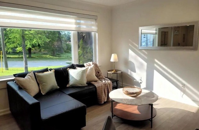 Peaceful, relaxing 3-bedroom house with 2 cars indoor separate garage.