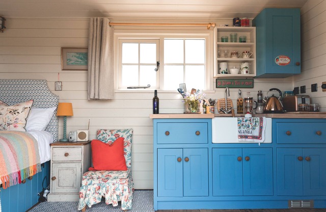 Peaceful shepherd's hut for secluded rural relaxation.
