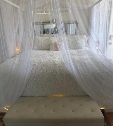 Peaceful Upstairs Oasis