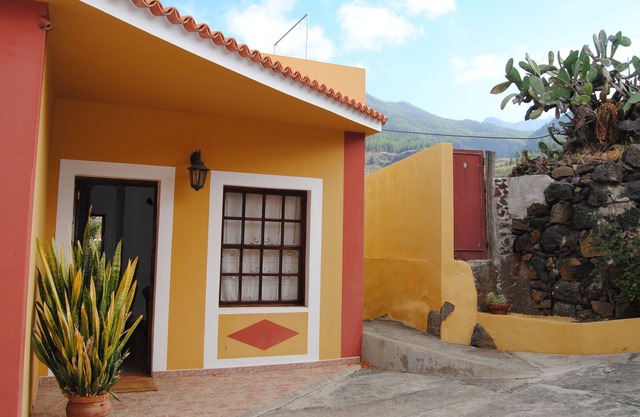 PEAK HAT A-B-C-D-E: "D"