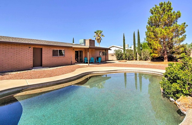 Pearce-Sunsites Home w/ Pool & Desert Mtn Views!