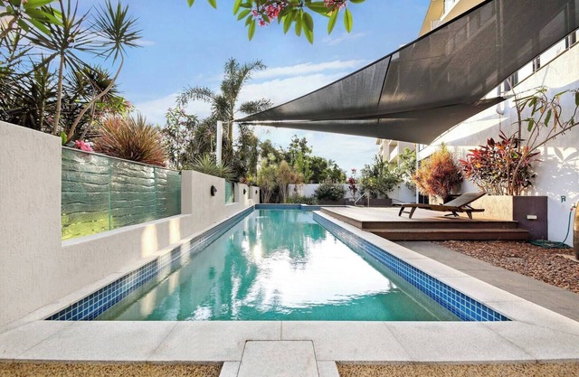 Pearl Paradise Tropical Oasis with Ocean Views