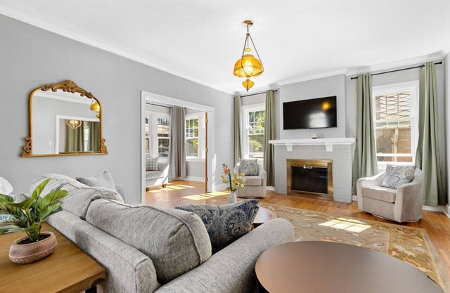 Pekin Rose House - 3b 2.5ba