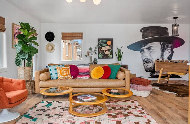 Pelletiere Estate’s Eastwood Casita -Romantic, Bright, Happy-Fast WIFI-Views! ☮️💚