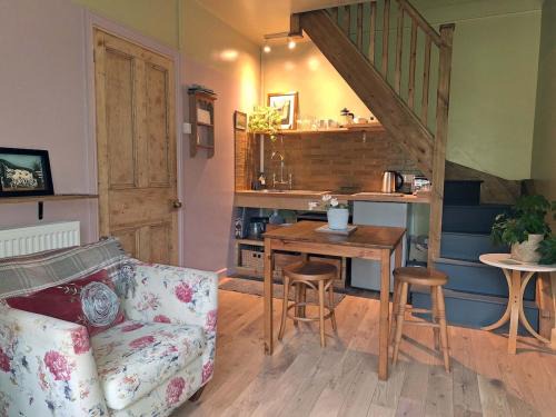 Pen-y-Bryn Hilltop Rest - Self contained 2 bed apt - Max 4 people