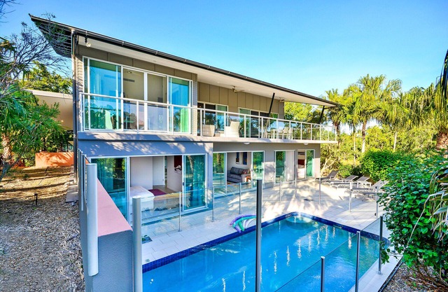 Peninsula 6 with private heated pool!