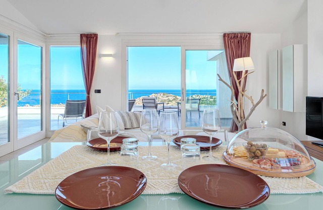 Penthouse Apartment 12 in Villa Marconi with Sea & Mountain View and Panoramic Terrace