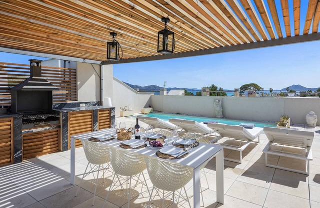 Penthouse Apt Colomer by JS Villas