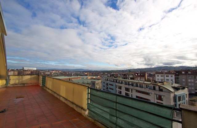 Penthouse in Oviedo city center. Penthouse in Oviedo center: 3+garage+terrace+wifi