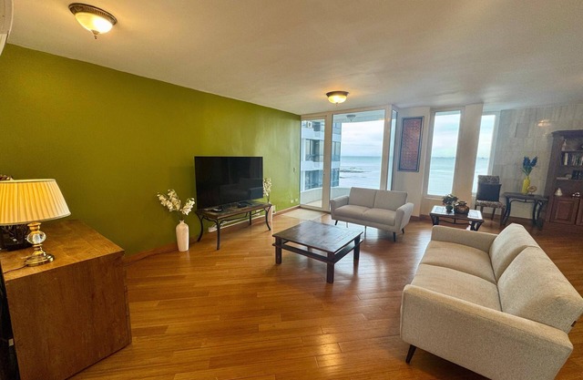 Penthouse Ocean view Balboa Ave prime location large 2 bed Panama City