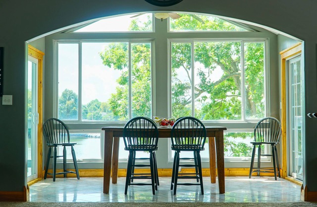 Penthouse on the lake, walking distance from Indiana Beach