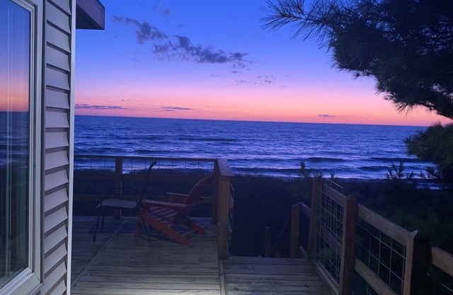 Pentwater On-Beach with Private Beach and the Areas’s Best Views