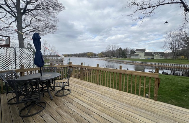 Pentwater Paradise on Bass Lake