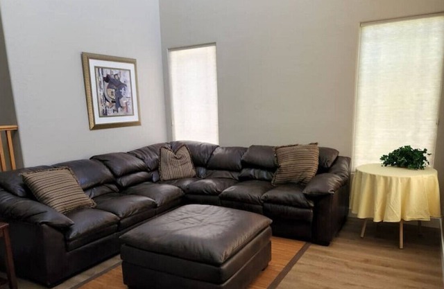 Peoria home with individual rooms for rent!