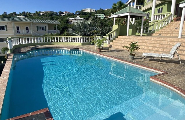 Perfect 1-bedroom unit with outdoor pool