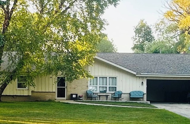 Perfect 2024 RNC Milwaukee 4 Bedroom and 1 Bath