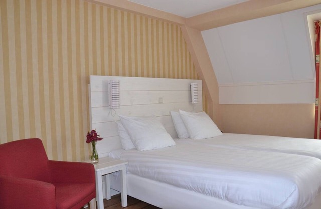 Perfect for Exploring and Unwinding! Free Breakfast, Close to Beaches!