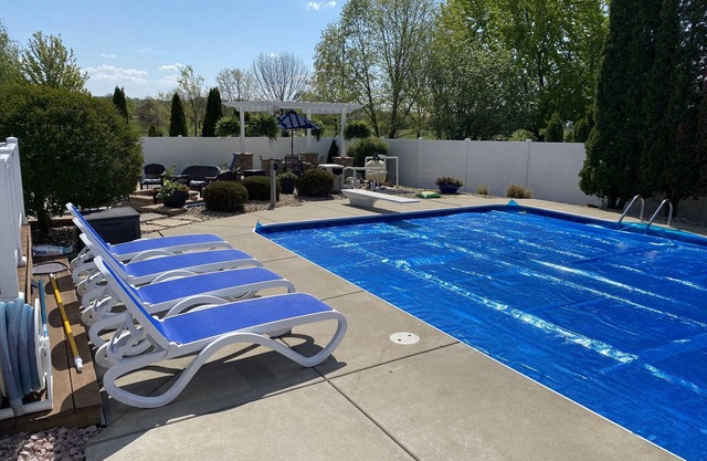 Perfect For Large Groups And Families ~ 7.1 Miles From UW Madison