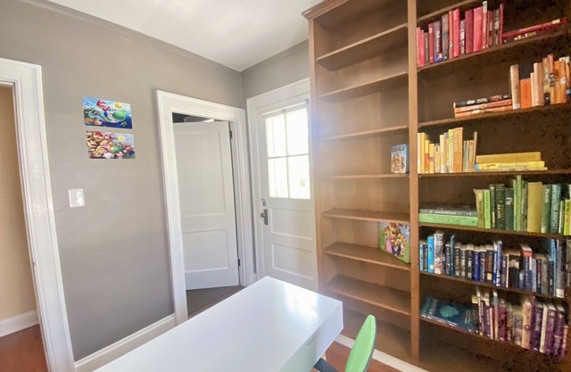 Perfect for large families and groups, located walking distance to Downtown