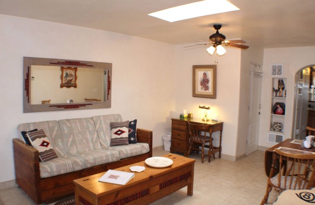 Perfect for Travel Nurses, Professionals or Relocation to Santa Fe!