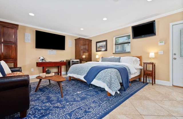 Perfect Game-day Loft 0.2 Miles From Toomer's Corner ~ Pet Friendly