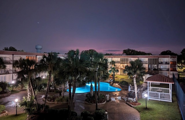"Perfect Getaway Before School Starts!-Biloxi Bliss"