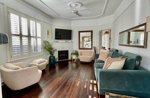 Perfect holiday stay Bondi. Large 2 Bedroom Walk to beach and restaurants