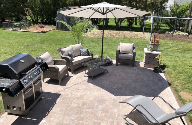 Perfect location! Blocks from Lambeau Field.