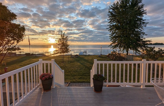 Perfect Waterfront Retreat Destination on Lake Winnebago