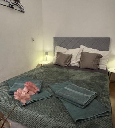 Perfekt für Familien oder Freunde nahe der Kirche