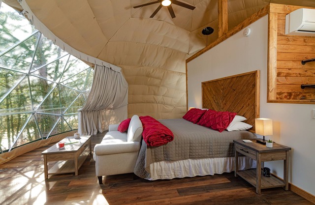 Peridot Geodome by Inn & Spa at Cedar Falls