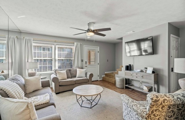 Pet Friendly! -76th Ave Townhome B- 2BR/1.5BA